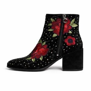 The Wishbone Collection Suede Embroidered Floral Ankle Boots  Boho Size 7.5